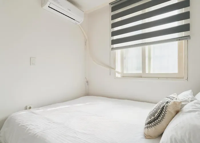 서울 홍대 풀게스트하우스2 홍대입구역7번출구 넓은공간 2room 단독전체사용 파티가능 *