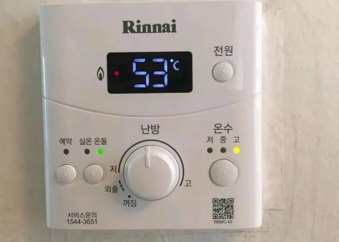 서울 홍대 풀게스트하우스2 홍대입구역7번출구 넓은공간 2room 단독전체사용 파티가능